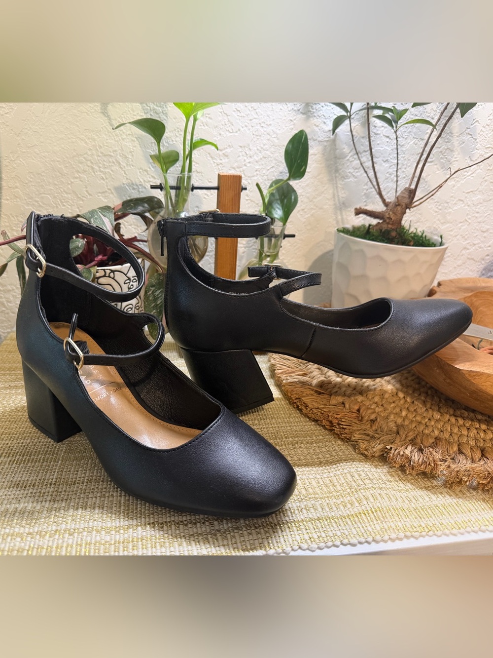 LC Lauren Conrad Black Mary Jane Block Heels